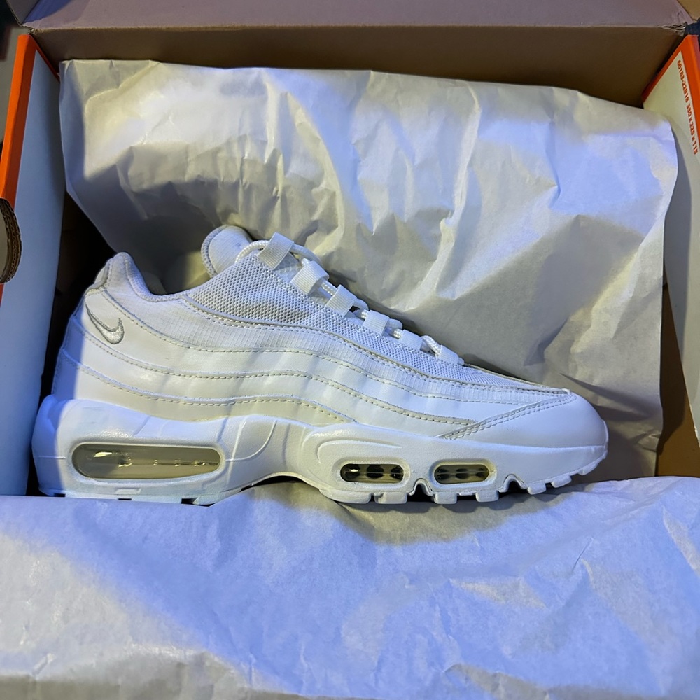 Size 8 men’s , Nike air max 95 essentials, triple white grey fog